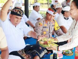 Rayakan Tumpek Wariga di Pura Kembar Budeng, Pemkab Jembrana Tanam Bakau 