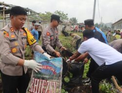 Pasca Banjir, Polres Jembrana Bidik Sampah di Pesisir Pengambengan