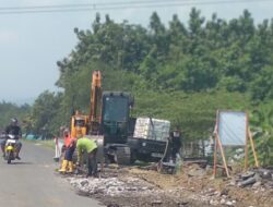 DPUPR Tegal Lebarkan Jalan Dengan Rigit Beton