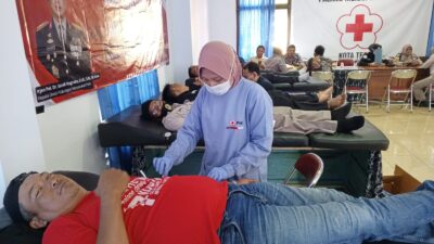 Humas Polres Tegal Kota Gandeng IWO Sumbangkan Darah