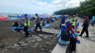 Libur Nataru, Ribuan Wisatawan di Kota Tegal Padati Pantai Alam Indah