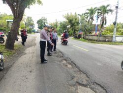 Tekan Angka Kecelakaan, Satgas Preventif Ops Keselamatan Agung Polres Jembrana Cek Jalan Rusak