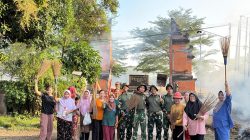 Bidik Kebersihan, Prajurit Yonif TP 928/Brata Sena Yudha Laksanakan Karya Bhakti Bersama Warga Gilimanuk